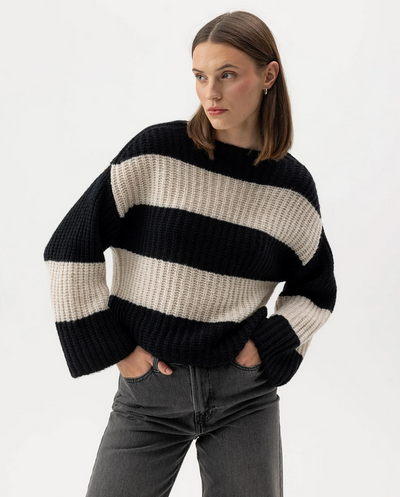HOLEBROOK SWEDEN CAJSA SWEATER IN BLACK WITH SANDSTONE