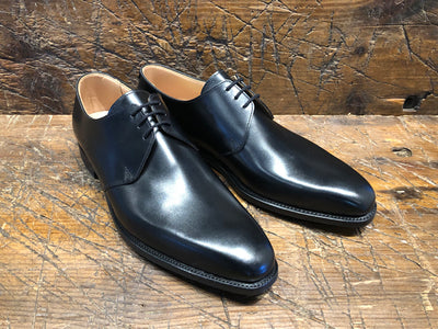 Crockett & Jones Highbury 3 Eyelit Plain Toe Derby in Black Calf with City Rubber Sole