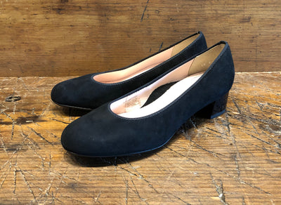 ara VIVIAN LOW HEEL IN BLACK SUEDE