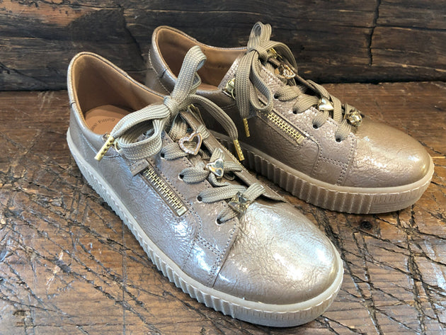 GABOR GINA PLATFORM SNEAKER IN TAUPE CRINKLE PATENT LEATHER
