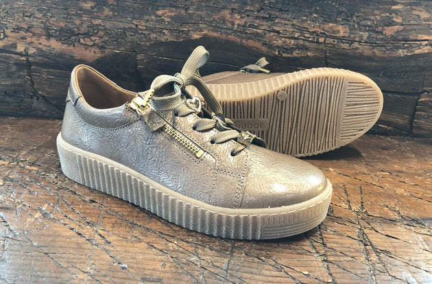 GABOR GINA PLATFORM SNEAKER IN TAUPE CRINKLE PATENT LEATHER