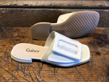 GABOR GIGI SANDAL WITH BUCKLE IN BONE PATENT LEATHER