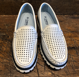 DI CHENZO HYANNIS LOAFER IN BIANCO PATENT LEATHER WITH NAVY DETAILING