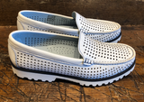 DI CHENZO HYANNIS LOAFER IN BIANCO PATENT LEATHER WITH NAVY DETAILING