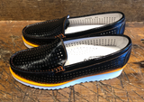DI CHENZO HAMPTONS WEDGE LOAFER IN BLACK PATENT LEATHER WITH ORANGE DETAILS.