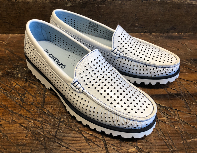 DI CHENZO HYANNIS LOAFER IN BIANCO PATENT LEATHER WITH NAVY DETAILING