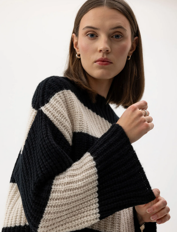 HOLEBROOK SWEDEN CAJSA SWEATER IN BLACK WITH SANDSTONE