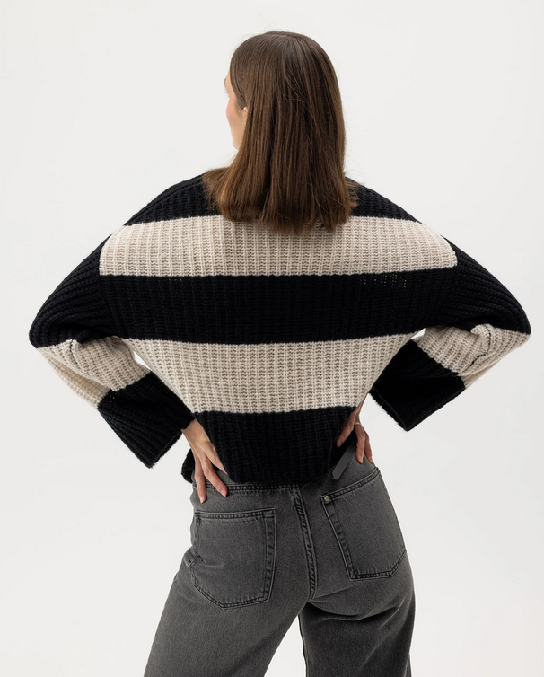 HOLEBROOK SWEDEN CAJSA SWEATER IN BLACK WITH SANDSTONE