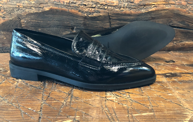 CORDANI ADRIAN PENNY LOAFER IN BLACK PATENT LEATHER