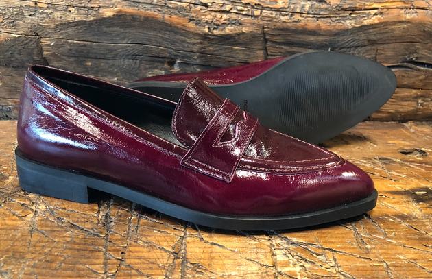 CORDANI ADRIAN PENNY LOAFER IN EGGPLANT PATENT LEATHER