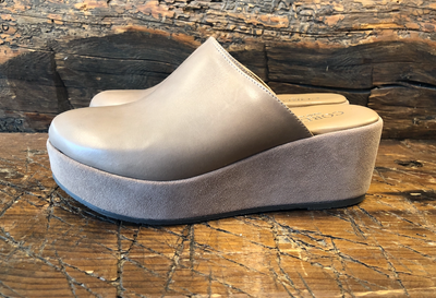 CORDANI CAMRYN CLOG IN CRETA (TAUPE) LEATHER AND SUEDE