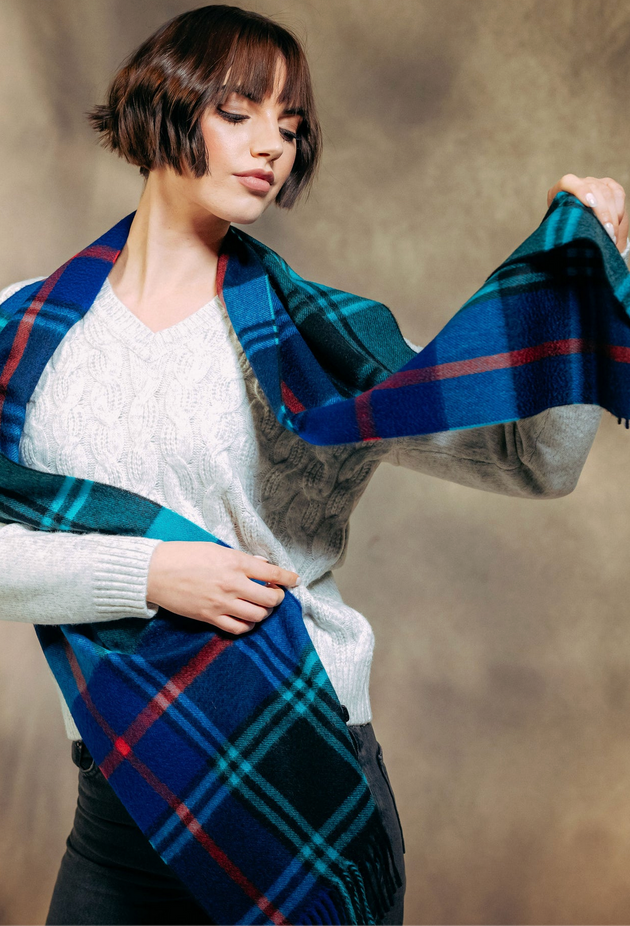 JOSHUA ELLIS 100% CASHMERE SCARF IN BLUE/BLACK PLAID