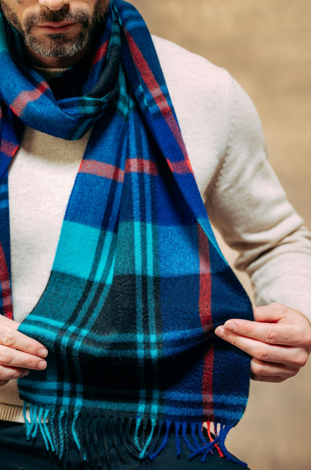 JOSHUA ELLIS 100% CASHMERE SCARF IN BLUE/BLACK PLAID