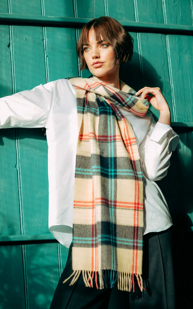 JOSHUA ELLIS 100% CASHMERE SCARF IN CAMEL/NAVY PLAID