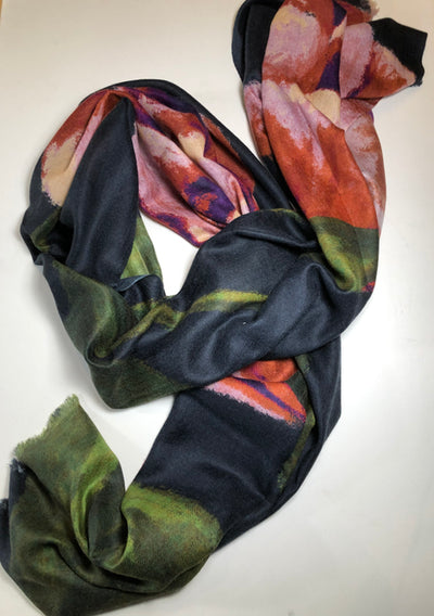 KINROSS CASHMERE FALL FLORAL PRINT SCARF IN BLACK