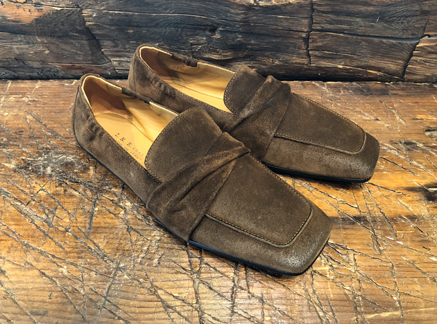 I.N.K. LUCCA FLAT IN BROWN SUEDE