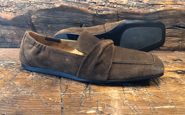 I.N.K. LUCCA FLAT IN BROWN SUEDE