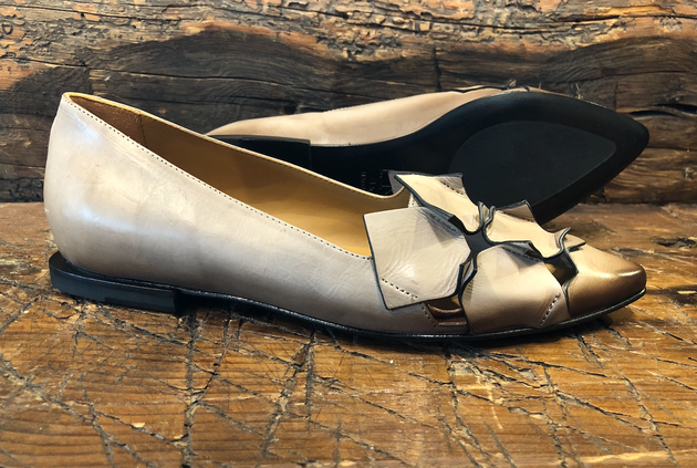 I.N.K. MILANO FLAT IN TAUPE CALFSKIN