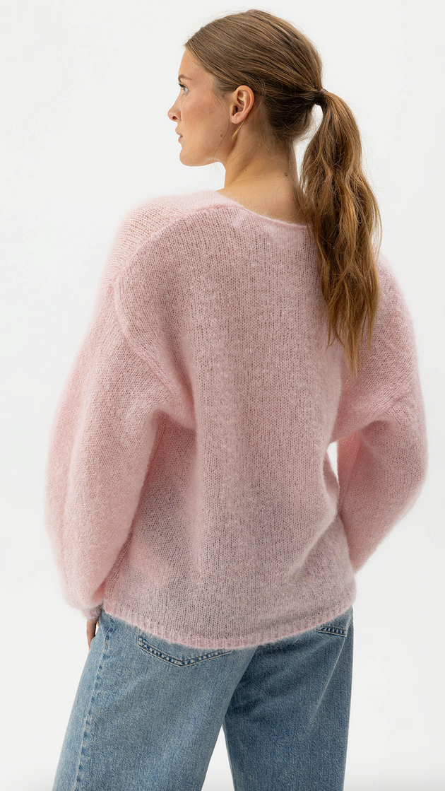 HOLEBROOK SWEDEN WOMEN'S LILIAN V-NECK SWEATER IN PINK