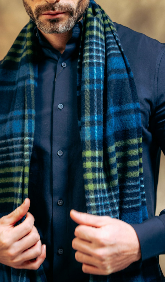JOSHUA ELLIS HANDMADE 100% LAMBSWOOL SCARF IN BLUE/GREEN PLAID