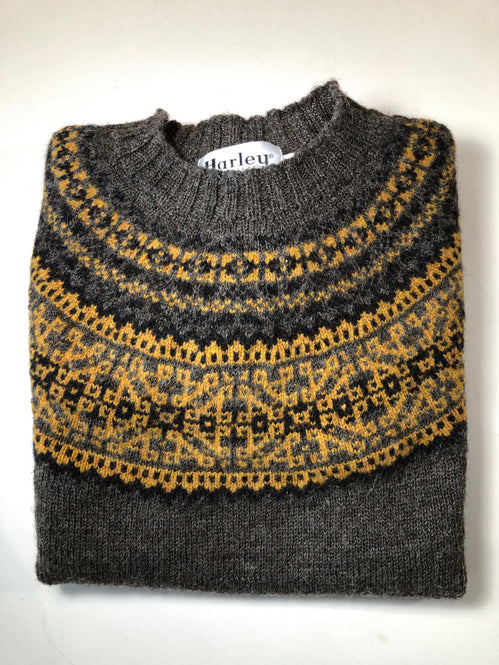 Harley of Scotland Men's VOE True Shetland Fair Isle Crew Neck Sweater in Grey