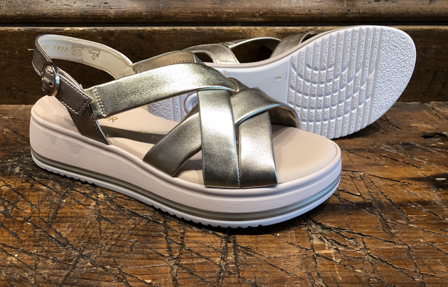 GABOR PAULINA PLATFORM SANDAL IN PLATINUM LEATHER