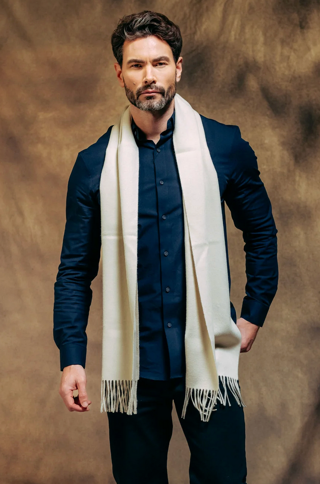 JOSHUA ELLIS HANDMADE 100% LAMBSWOOL SCARF IN CREAM