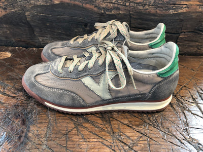 VICTORIA WOMEN'S RETRO DISTRESSED LIGHTWEIGHT SNEAKER IN TAUPE