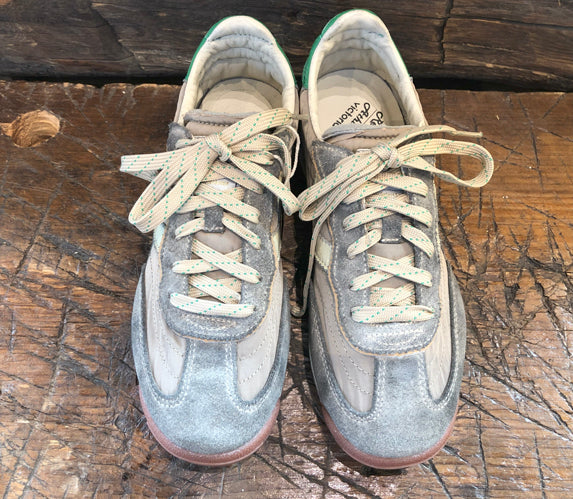 VICTORIA WOMEN'S RETRO DISTRESSED LIGHTWEIGHT SNEAKER IN TAUPE