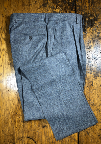Samuelsohn Single Pleat Updated Wool Trouser in Gray Check Pattern