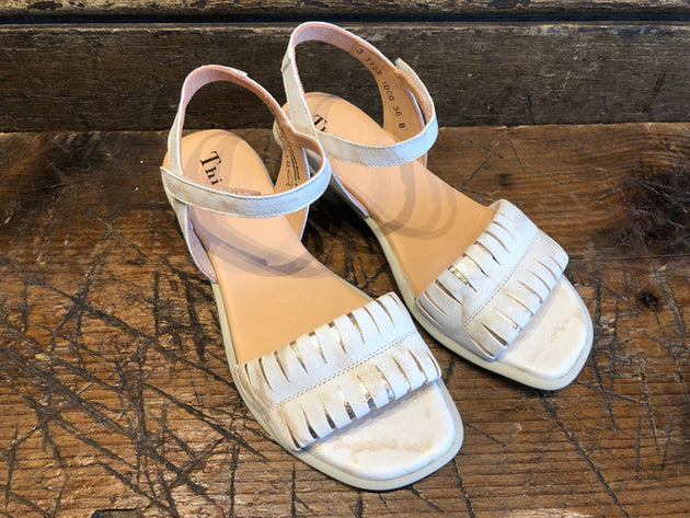 THINK WOMEN'S VIVI HEELED SANDAL IN IVORY WITH GOLD
