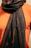 JOSHUA ELLIS 100% CASHMERE JACQUARD SCARF IN BLACK/TOFFEE