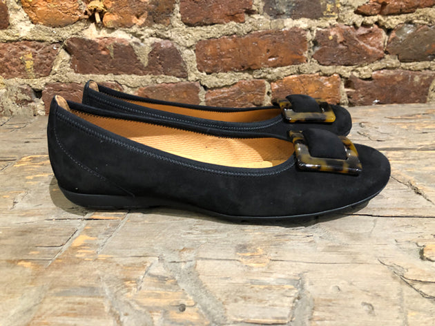 GABOR BALLERINA FLAT IN BLACK SUEDE WITH TORTIOSE SHELL ORNAMENT