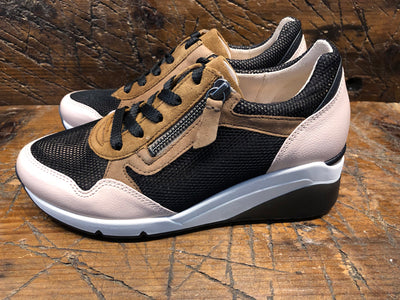 GABOR WEDGE SNEAKER IN BLACK MESH/PALE PINK NAPPA/ TAN VELOUR