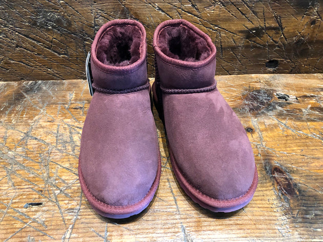 EMU AUSTRALIA WOMEN'S STINGER MICRO SHEEPSKIN BOOT IN MERLOT