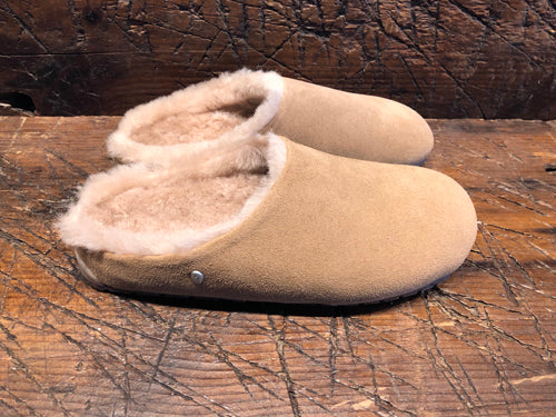 EMU AUSTRALIA WOMEN'S MONCH SLIPPER IN CAMEL WITH CORK CONTOURED FOOTBED