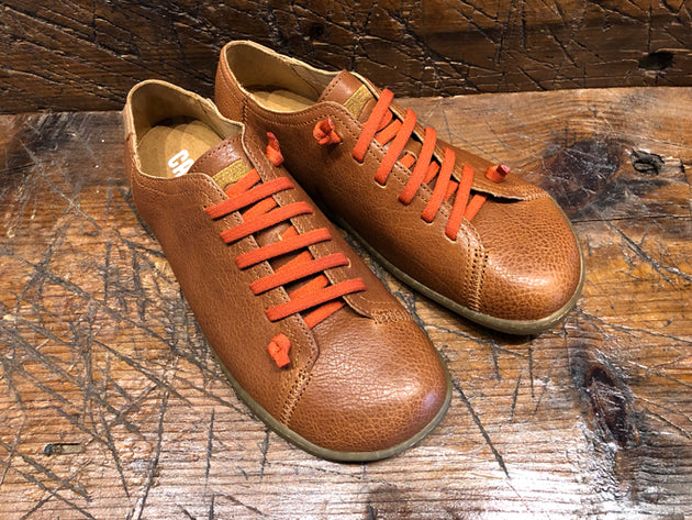 CAMPER PEU CAMI IN TAN GRAIN LEATHER