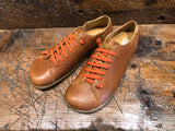 CAMPER PEU CAMI IN TAN GRAIN LEATHER