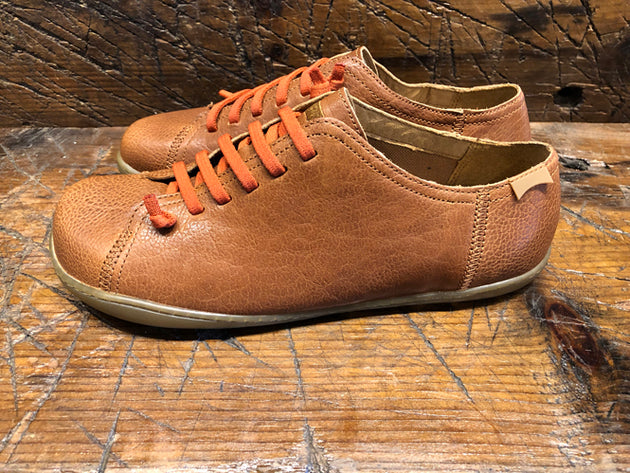 CAMPER PEU CAMI IN TAN GRAIN LEATHER Oxford and Derby